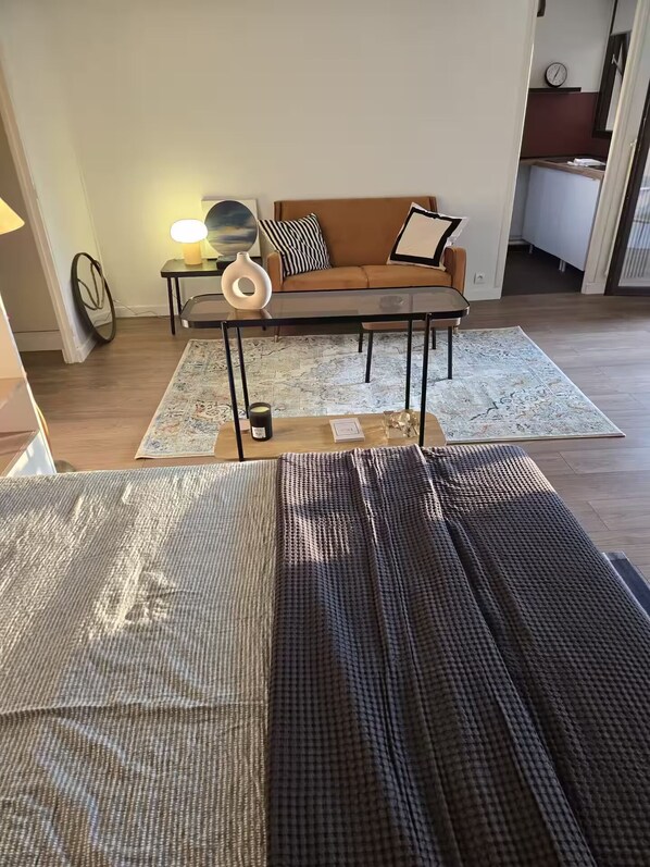 Bügeleisen/Bügelbrett, WLAN, Bettwäsche