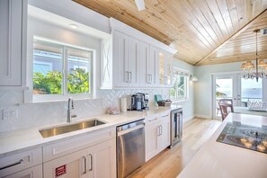 Oven, stovetop, coffee/tea maker, cookware/dishes/utensils