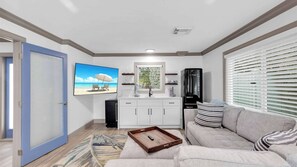 Unclassified image, 2 of 33, button