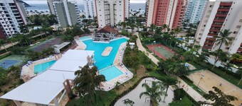 Magnificent duplex apartment with sea view, excellent leisure facilities, 150 meters from the beach.