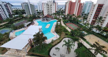 Magnificent duplex apartment with sea view, excellent leisure facilities, 150 meters from the beach.