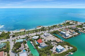 Unclassified image, 3 of 30, button