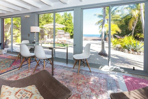 Seaside Dream House 3bed/2bath single family with open water views