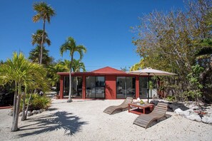 Terrace/patio - Seaside Dream House 3bed/2bath single family with open water views (Marathon)