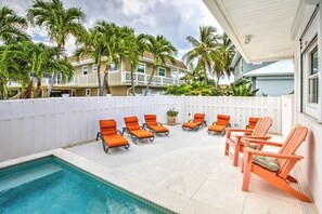 Outdoor pool, a heated pool