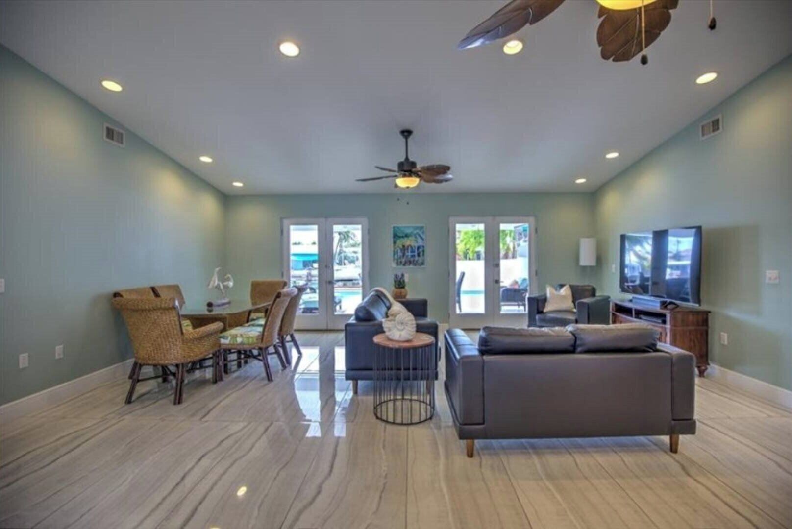 Smart TV, DVD player