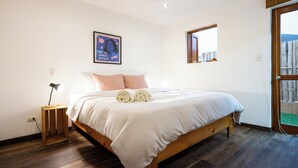 Comfort Double Room | WiFi (free), bed sheets - El Templo Surf House (Punta Hermosa)