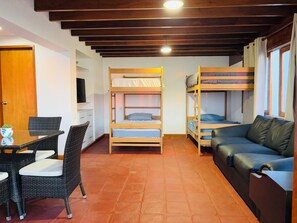 Dormitorio compartido clásico, vista al mar | Wifi gratis