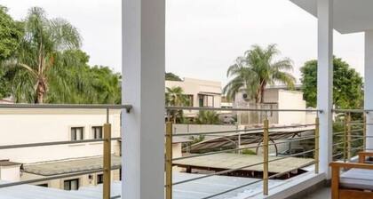 106 - Consulate USA *Parking* Prague Apts 3 pax