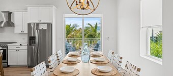 Sunshine Getaway in KCB <br>      Luxury Pool Home