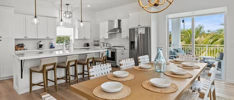 Réfrigérateur, plaque de cuisson, cafetiÚre/bouilloire