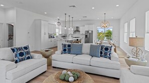 テレビ、DVD プレーヤー