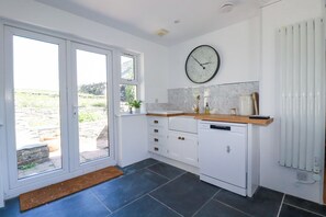 Dishwasher, cookware/dishes/utensils