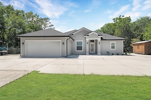 Exterior - Central Avenues Central Cozy 3BR@ Water (Jacksonville)