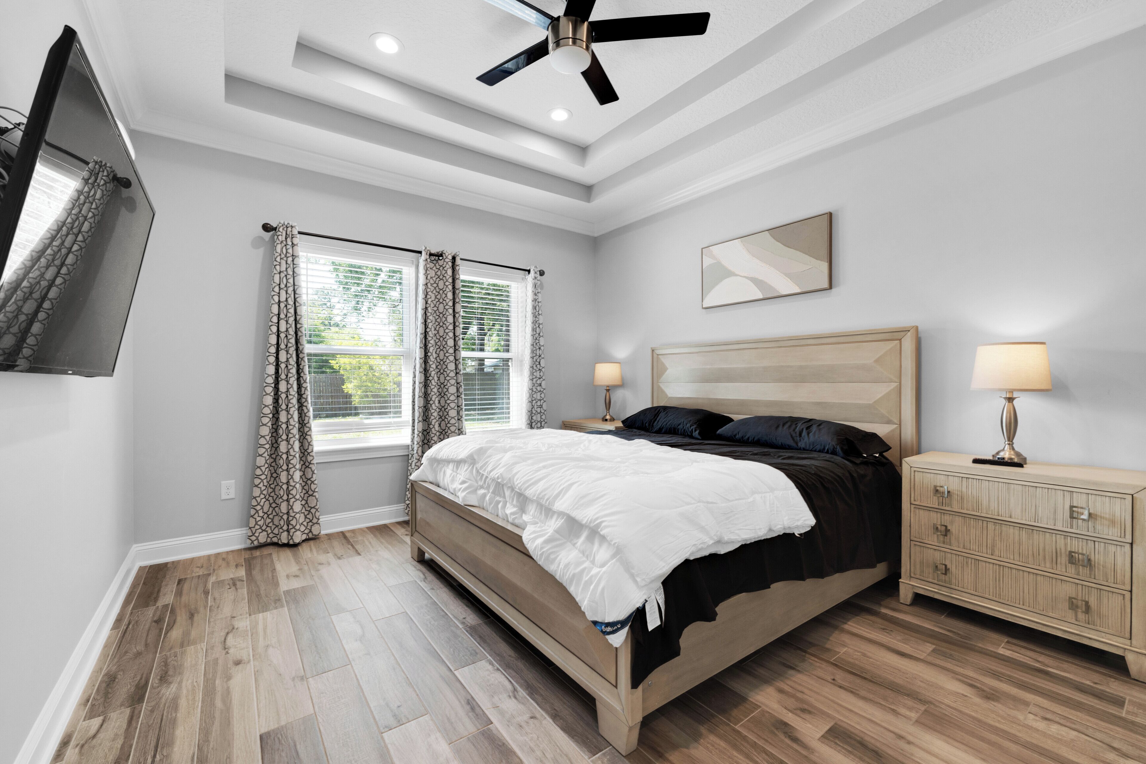 3 habitaciones, tabla de planchar con plancha, wifi y ropa de cama 