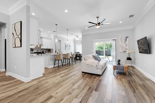 Central Avenues Central Cozy 3BR@ Water