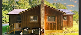 Charming 2-bedroom house in Hico, with bonus room