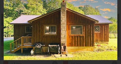 Charming 2-bedroom house in Hico, with bonus room