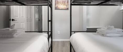 8 bedrooms, desk, iron/ironing board, WiFi