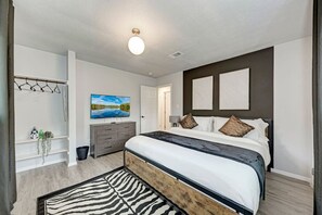 8 bedrooms, desk, iron/ironing board, WiFi