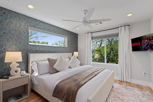 4 bedrooms, desk, iron/ironing board, WiFi