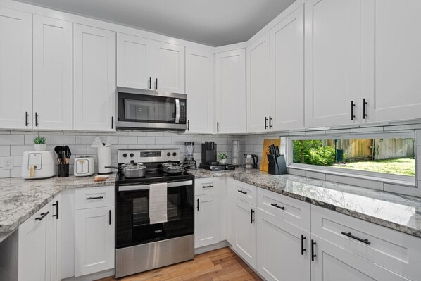 Fridge, microwave, oven, stovetop