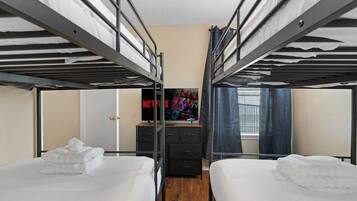2 bedrooms, desk, iron/ironing board, WiFi