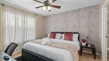 1 bedroom, desk, iron/ironing board, WiFi