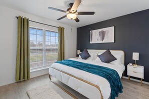 1 chambre, bureau, fer et planche à repasser, Wi-Fi