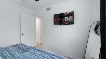 1 Schlafzimmer, Schreibtisch, Bügeleisen/Bügelbrett, WLAN