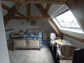 Deluxe-Doppelzimmer, Gartenblick | Zimmersafe, Verdunkelungsvorhänge, Bügeleisen/Bügelbrett