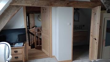 Deluxe Double Room, Garden View | In-room safe, blackout curtains, iron/ironing board, free WiFi