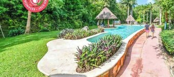 House with pool and wildlife just 5 mins from the beach