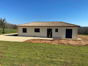 Exterior - Air-conditioned country house for 6 people in Périgord Noir (Hautefort)