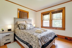 3 chambres, fer et planche à repasser, Wi-Fi, draps fournis
