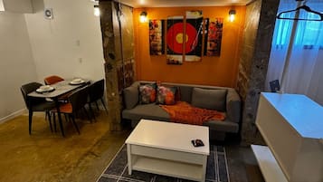 Comfort Studio Suite, Multiple Beds, Non Smoking, Kitchenette | Living area