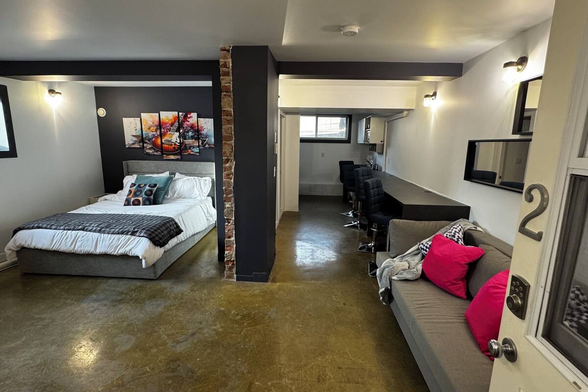 Basic Studio Suite, 1 Queen Bed with Sofa bed, Non Smoking, Kitchenette | In-room safe, blackout drapes, free WiFi
