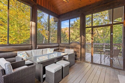 Mont Blanc ~ Le Grizzly ~ Cozy Log Cabin with Games Room