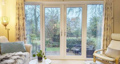 Red Oak - Bosham - a lodge/cabin that sleeps 3 guests in 1 bedroom