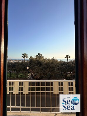 Luxury Quadruple Room, Balcony, Sea View - See The Sea B&B (Salerno)