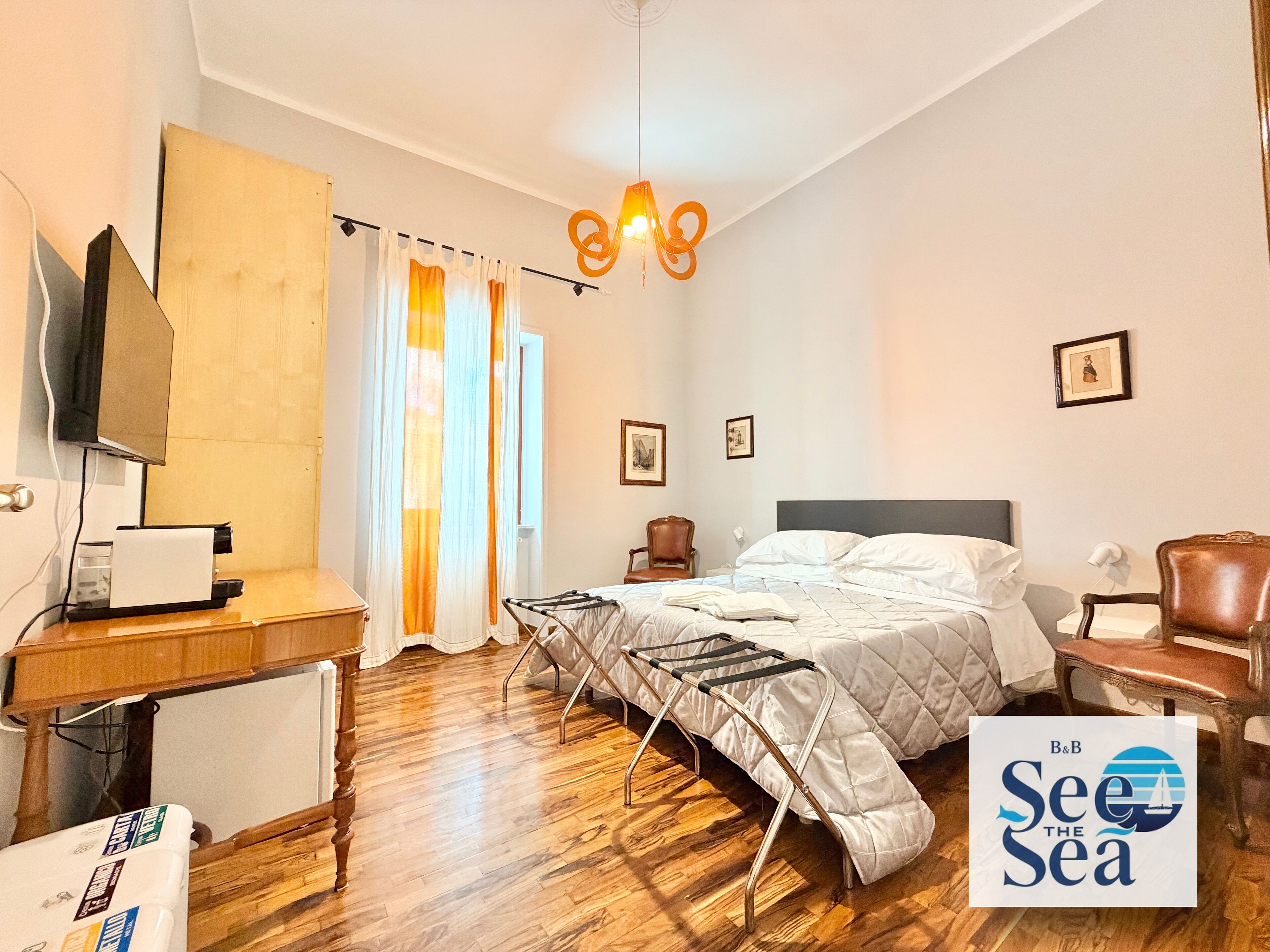 Classic-rum - utsikt mot innergården | Skrivbord, arbetsyta för laptop och gratis wi-fi