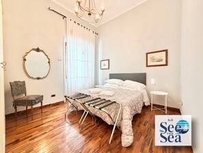 Double Room, Courtyard View - See The Sea B&B (Salerno)