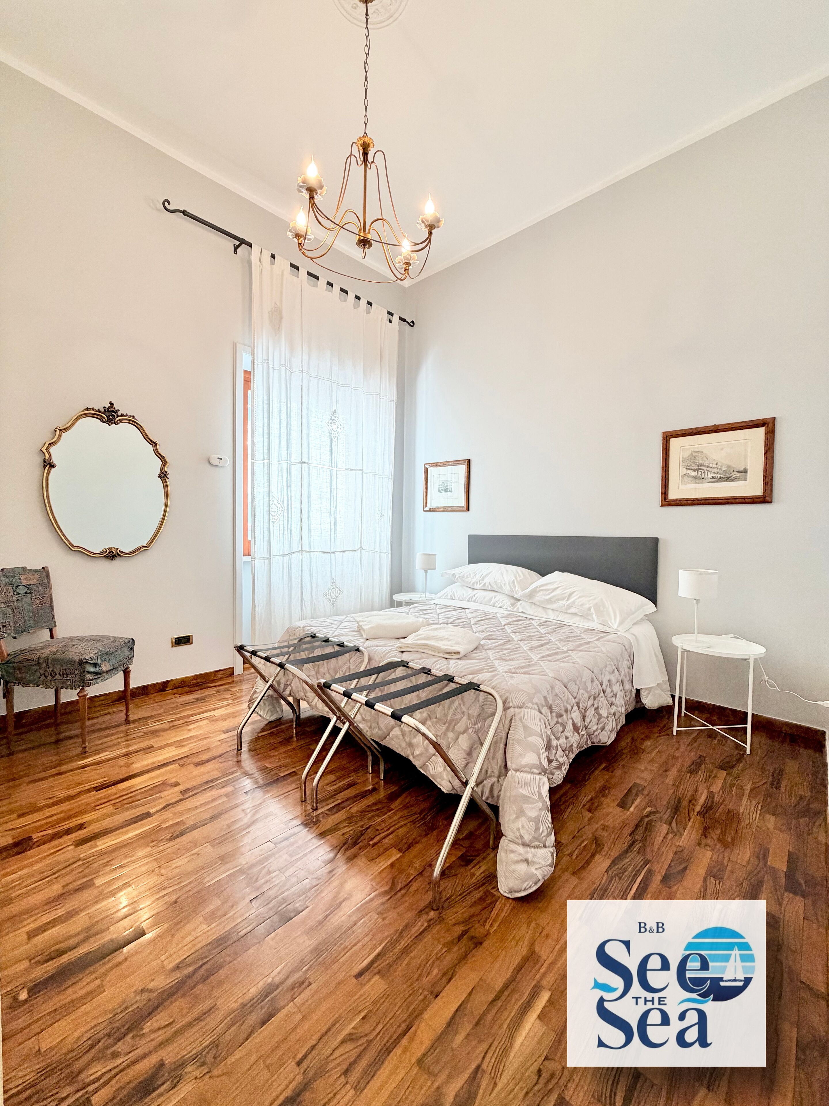 Dubbelrum - utsikt mot innergården | Skrivbord, arbetsyta för laptop och gratis wi-fi