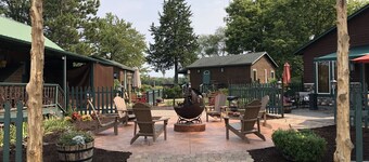 Cabin near Mississippi with Pickleball court - North Star