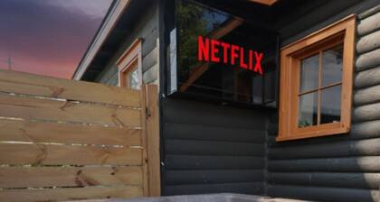Heartbreaker|Log Cabin + Hot Tub w/ TV+ Pickleball