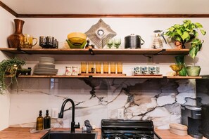 Refrigerador, microondas, parrilla de estufa y lavavajillas 