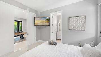 10 phòng ngủ, bàn ủi/dụng cụ ủi quần áo, nôi/cũi di động