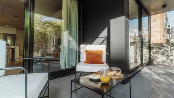 Apartment, 2 Bedrooms | Terrace/patio
