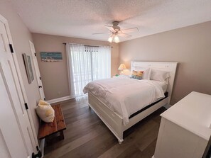 3 bedrooms, desk, free WiFi, bed sheets