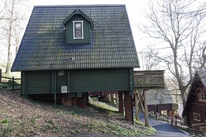 Exterior - Tor View (Newton Abbot)